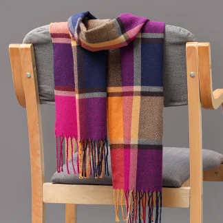 Fashionable Checkered Wrap
