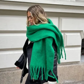 Elegant Plaid Tassel Scarf