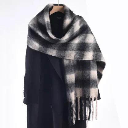 Elegant Long Winter Shawl - Image 3