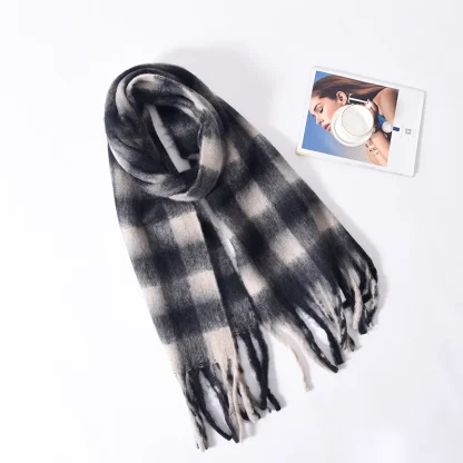 Elegant Long Winter Shawl - Image 4